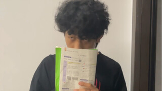 The boy in the class (3)