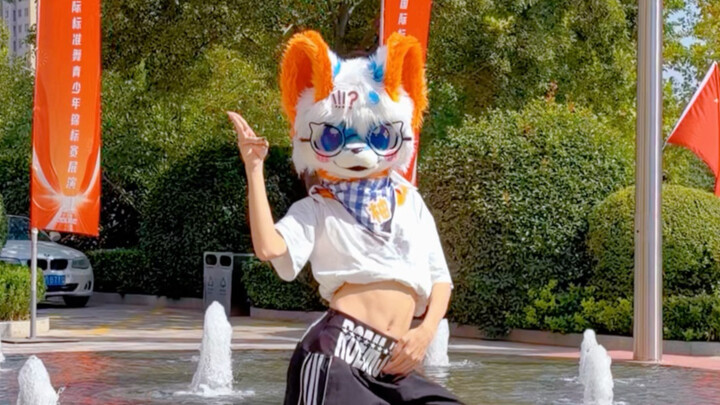 Giờ thì có thể nhìn rõ phần hông rồi nhé～