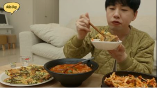 Bún kim chi, trứng chiên và rịu phần 4 #mukbang