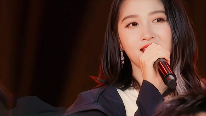 As soon as Xiaotong started singing, I got goosebumps all over—this line really suits her!