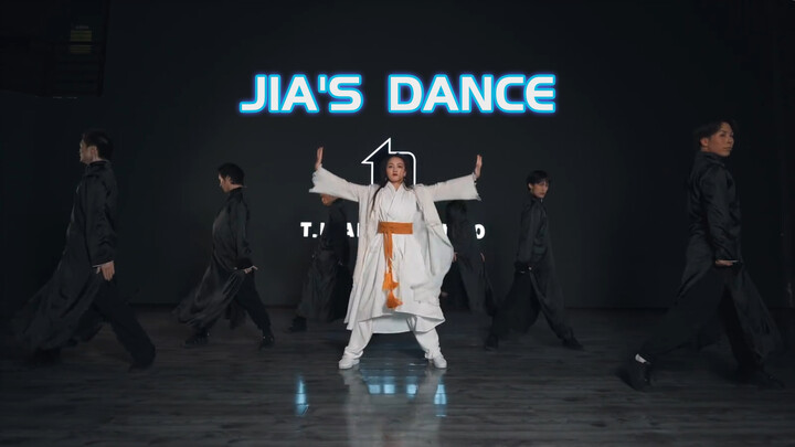 Wuxia style dance practice of JIA 