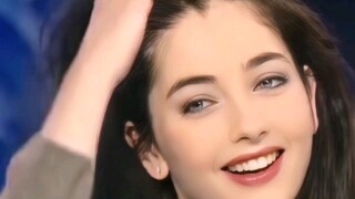 Hoa hồng nước Pháp Christina Jeremi ở tuổi 29 đẹp đến mức thật sự như trong mơ!