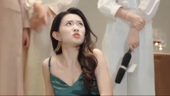 พากย์ไทย🔊 _ เธอถูกแม่บังคับให้แต่งงาน แลกเงินช่วยน้องชาย…แต่คนที่ได้แต่ง กลับเป็นซีอีโอพันล้าน!_