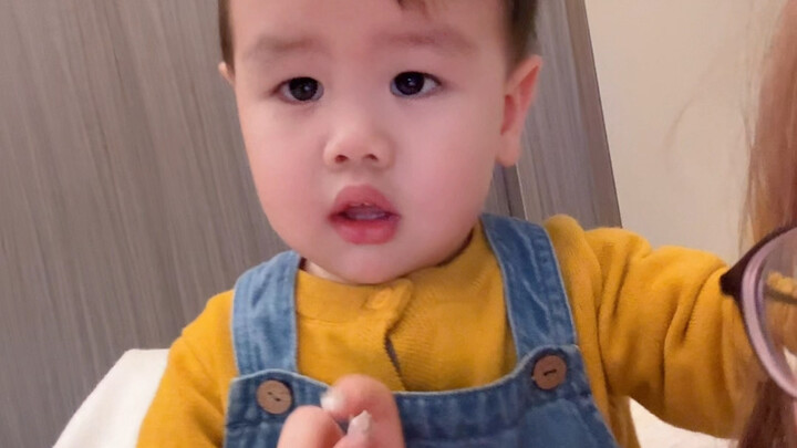 又怂又勇！