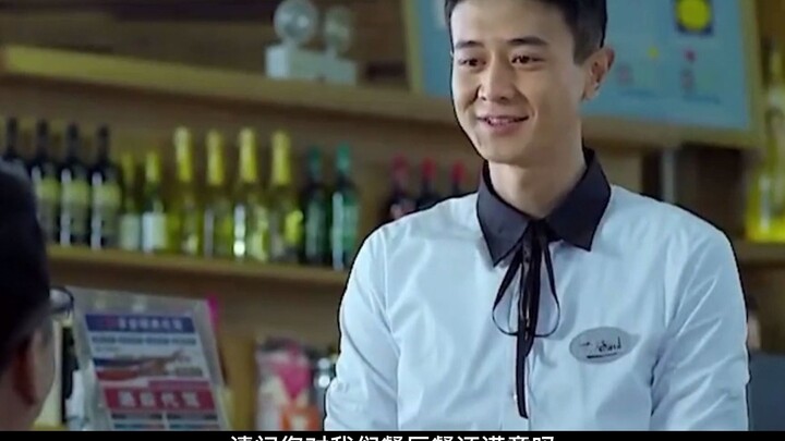 Chàng trai phục vụ khách hàng với từng chi tiết nhỏ, không ngờ giúp nhà hàng thu về đơn đặt hàng khổ