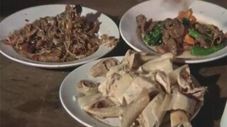 元彪和师父吃白斩鸡太香了，元彪吃三碗，师父直接吃九碗