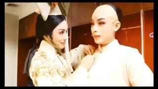 眼神拉丝，怦然心动，我在坑底