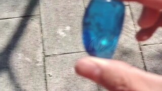 Hồi nhỏ tôi thật ngu ngốc khi nghĩ rằng có một viên đá như thế này sẽ triệu hồi được Ultraman.