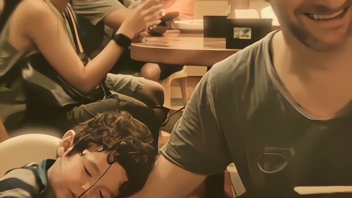 Tangan ayah selalu begitu bisa diandalkan…