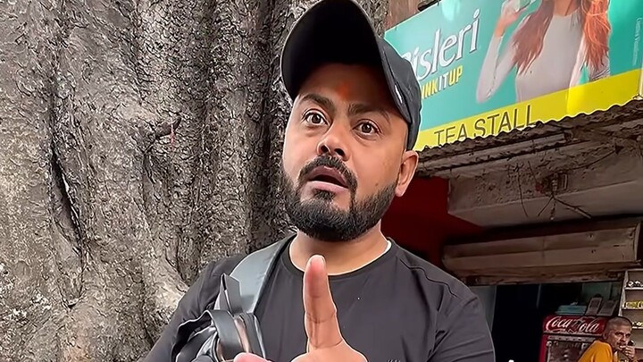 That arrogant ram fruit vendor actually tried to rip me off.