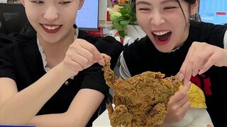 职场显眼包都有搭子啦？