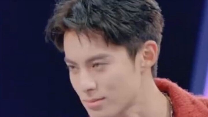 He Jiaoyu Takes Advantage of Wang Hedi