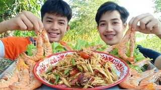 กินส้มตำ ตำถาดใหญ่ๆ พร้อมกุ้งขาวตัวใหญ่ๆเนื้อเด้งๆ