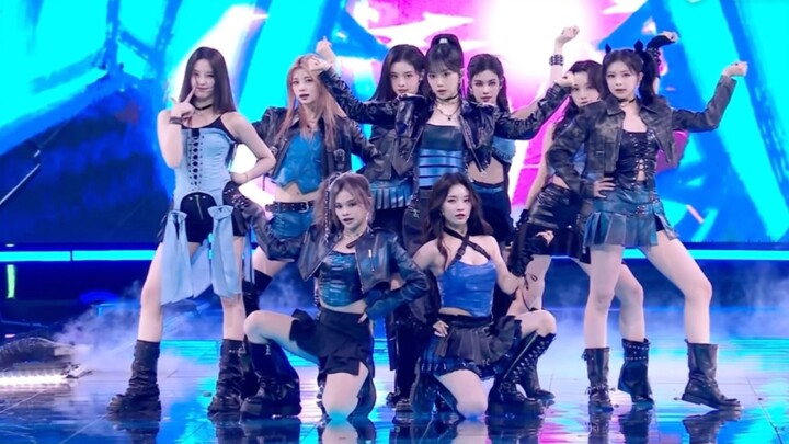 Nine female warriors COMING! 【Gen1es】250104 Starlight Awards Special Stage Paint The Town Blue Stage