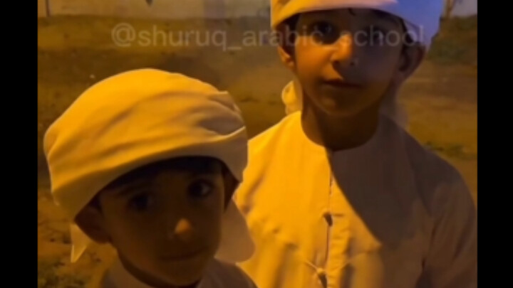 This is my friend. He doesn’t know where the supermarket is either.