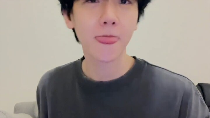 Byun Baekhyun Covers Rosé & Bruno Mars’ “APT.”!!! 241224