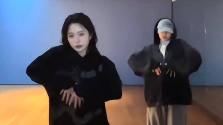 أوه هاي وون وجانغ كيو جين يتحدىان VIVIZ-Shhh!