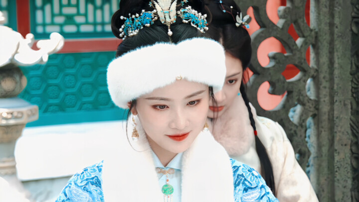 يا إلهي، وجود ممثلة تتمتع بسحرٍ تاريخي أمر بالغ الأهمية! مجرد ظهورها يرفع على الفور من مستوى جودة ال