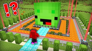 What inside this Mikey Security Castle in Minecraft? (Maizen Mazien Mizen)