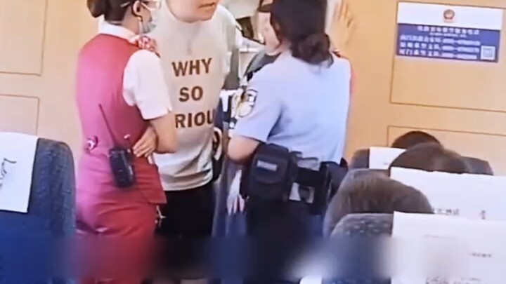 ماذا تفعل عندما تتعرض للتشويه والافتراء في الحياة الواقعية؟ تعالَ وشاهد كيف يستخدم هذا الرجل ذو الذك