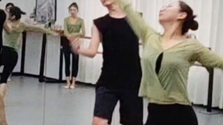 The changes of a Chinese dancing girl after two years of dancing｜The growth record of an amateur roo