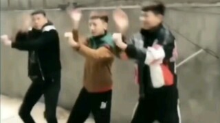 《俄   罗   斯   慢   摇》