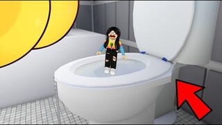 Me hacen galleta y me tiran por un INODORO GIGANTE 🚽💩 💀 en roblox | paolazgames