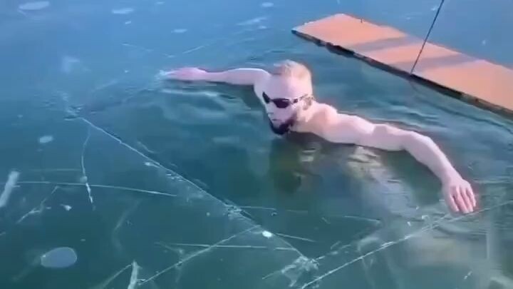 Nadando no gelo