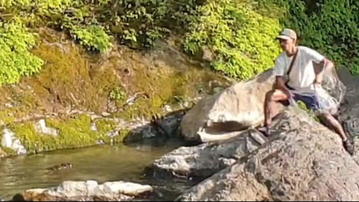 cast net fishing in Nepal | himalayan trout fishing with handmade cast net |