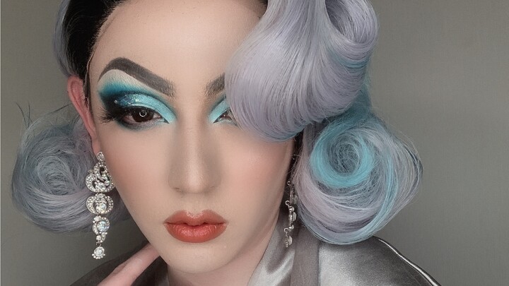 Gray-Blue Temptation