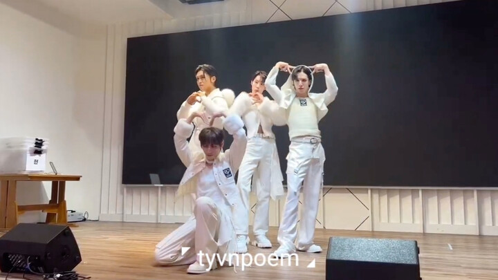 【XLOV】Fan Meetup: "I'mma Be" Cute Version