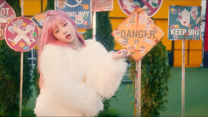 KPOP Girl Group Song Listening Rollercoaster – (Ups and Downs Edition) Please protect your ears~