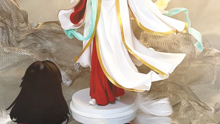 The noble lady of the golden branches and jade leaves was molded out in this way...