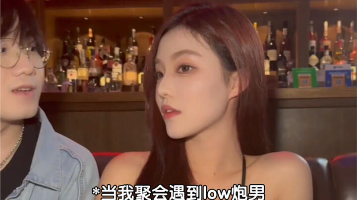 Kelinci putih yang kesepian, berlari ke timur lalu menoleh ke barat. Pakaian tak sebaik yang baru, o