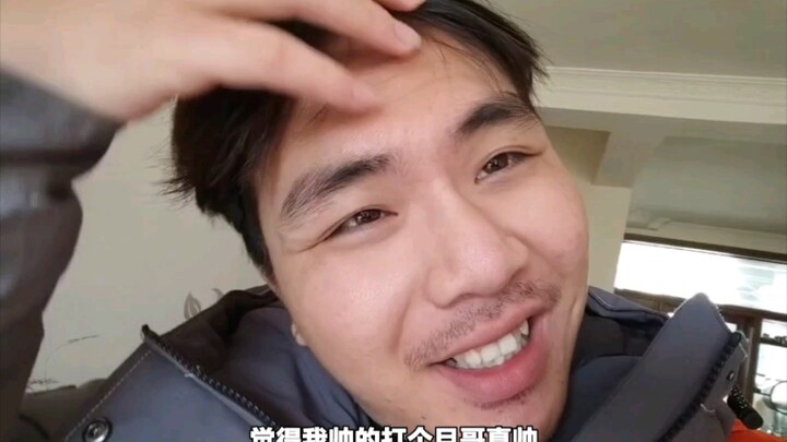 الليلة موعد تعارف مع فتاة لطيفة بطول 155 سم وأرجل طويلة. سمعت أنها تستخدم منصة Bilibili أيضًا، أرجو 