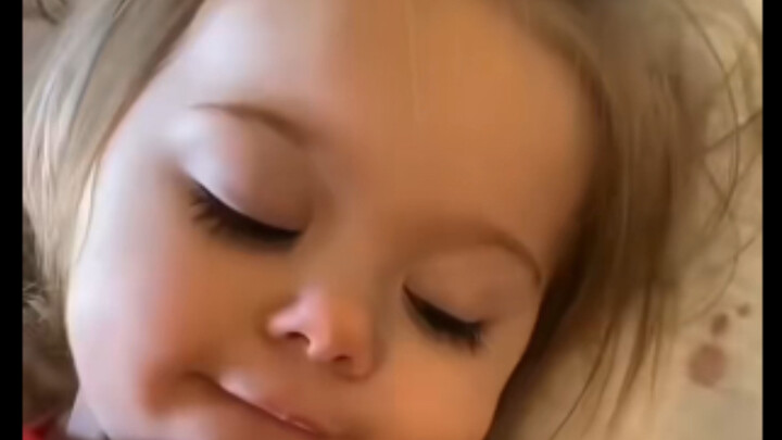 The moment she opened her eyes, it was as if the whole world had been healed!