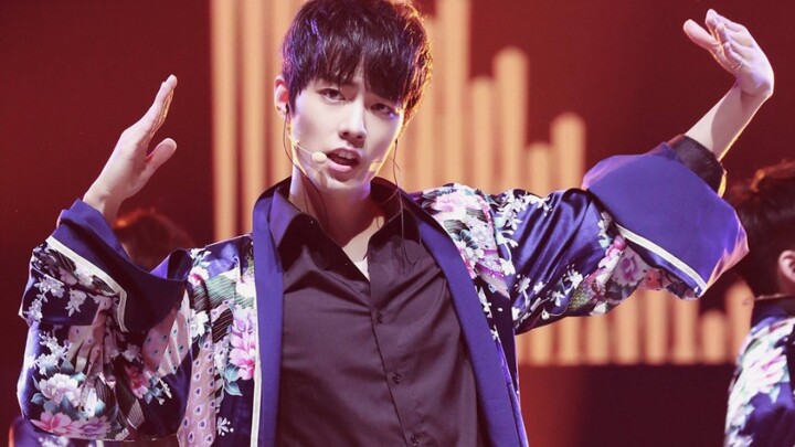 Adegan dinding panjat kipas besar