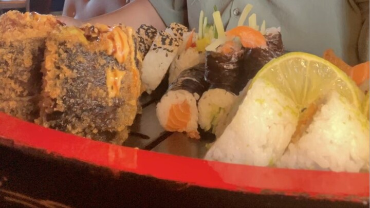 Mukbang Big Sushi 😋🥰