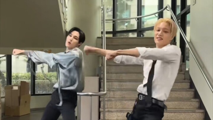 Kim Jongin & TAN Fang Taehoon “Rover” – Thử thách vũ đạo!