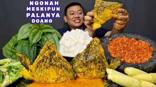 IKAN SALMON DI MASAK GINI JUGA ENAK⁉️ MAKAN GULAI K,PALA IKAN SALMON LALAPAN MENTAH SAMBEL GORENG