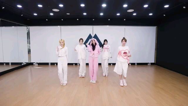 FiftyFifty "Pookie" Dance Practice