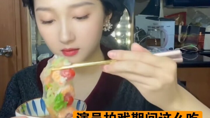 Hóa ra lúc đóng phim, Quan Hiểu Đồng ăn uống kiểu này: chế độ ăn giúp lên hình không béo, không bị p