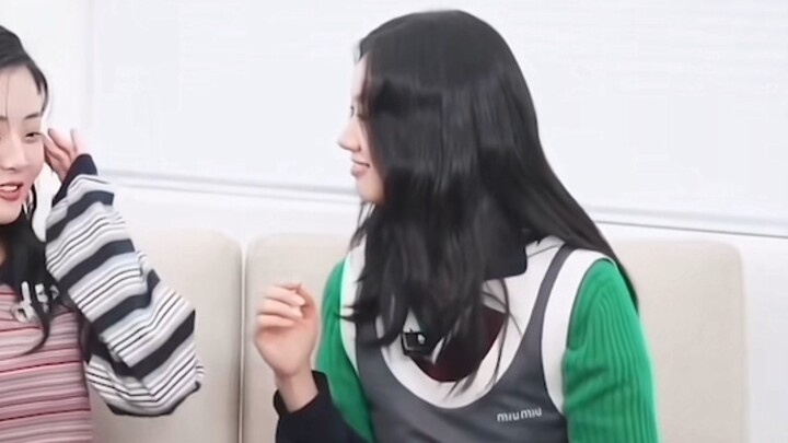 Hahahahaha… Kata-kata Omo membuatku tertawa terbahak-bahak! Soobin: (banyak balabala) Hyeri:! Aku ci