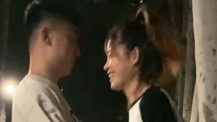 Give birth to a daughter, the kind that will help you follow the filming~