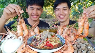 กุ้งเผา ส้มตำกุ้งสด หมึกทั้งตัว หอยแครงสดๆ มากินด้วยกันครับ.