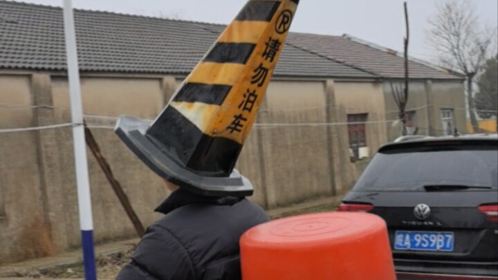 There are always more solutions than problems, hahaha! #AwardForConfusingBehavior #LaughEveryTimeYou