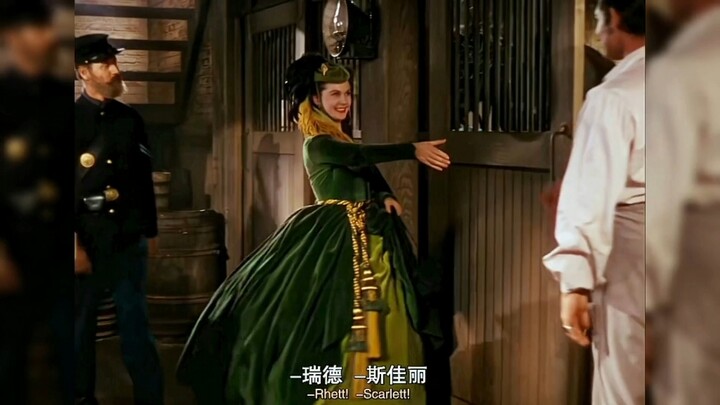 无论面对什么的困境，斯嘉丽都在努力守护家园