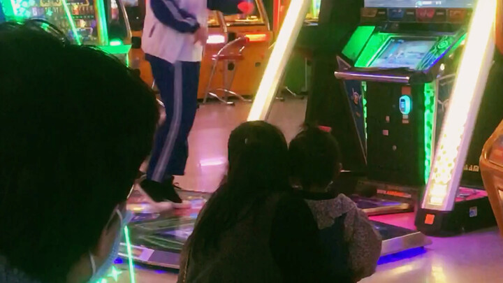 It’s like I’m seeing Brother Chao and Brother Yu.