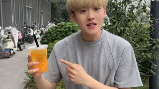 I ran into a college student selling tangerine iced lemon tea.