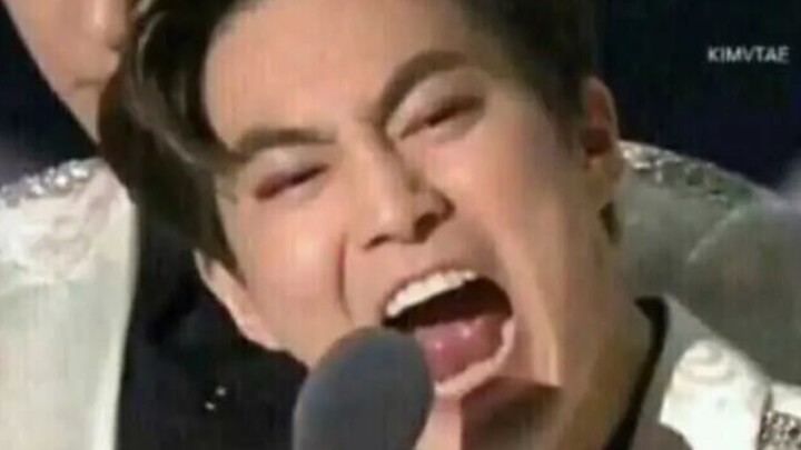 【EXO】القائد لا يكون قائدًا إلا عندما يتحدث في المقابلات